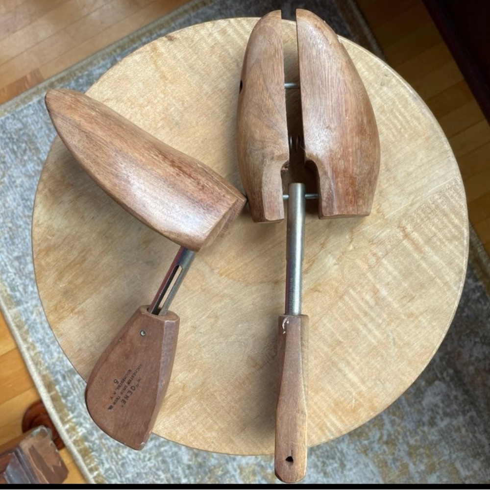 Vintage wooden shoe stretcher (2)